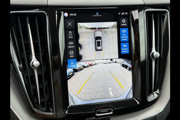 Volvo XC60 2.0 T6 Plug-in hybrid AWD Plus Dark | Trekhaak | Pano | Memory | H/K Audio | 360* Camera