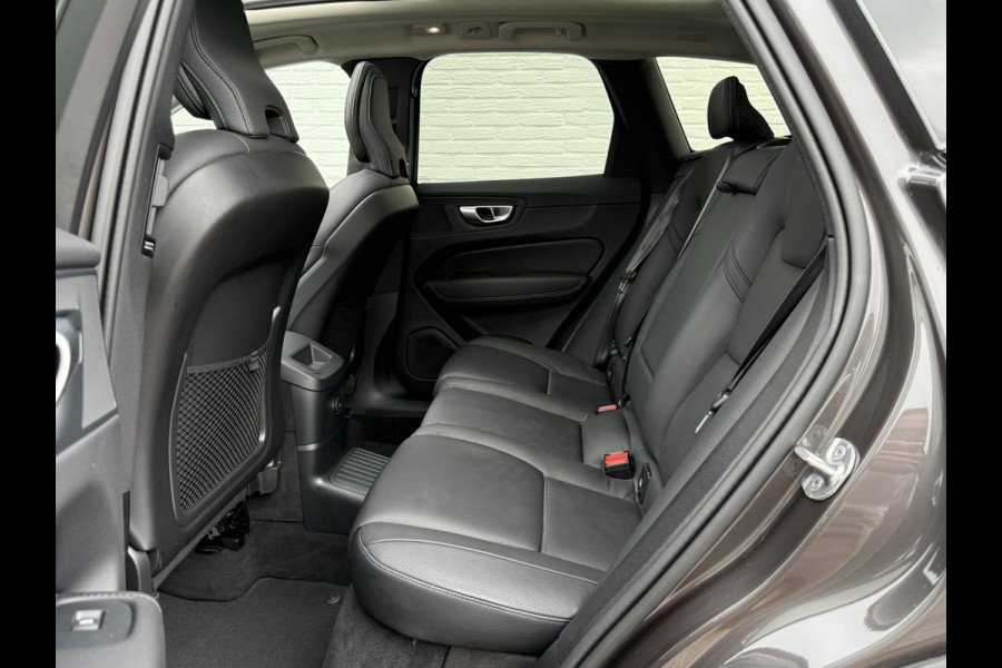 Volvo XC60 2.0 T6 Plug-in hybrid AWD Plus Dark | Trekhaak | Pano | Memory | H/K Audio | 360* Camera