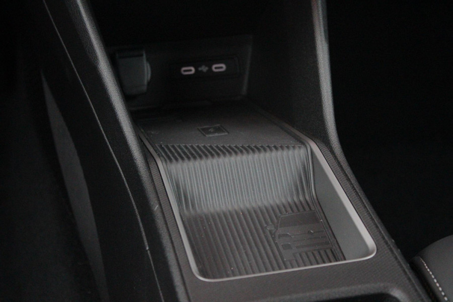 Renault 5 COMFORT RANGE TECHNO 150PK 52 kWh | PACK WINTER TECHNO: ELEKTRISCH VERWARMBARE VOORSTOELEN/ELEKTRISCH VERWARMBAAR STUURWIEL/BESTUUDERSSTOEL MET ELEKTRSCH VERSTELBARE LENDESTEUN/IN HOOGTE VERSTELBARE PASSAGIERSSTOEL | LICHTMETALEN VELGEN 18" | ADAPTIVE CRUISE CONTROL | FULL LED KOPLAMPEN MET FRANSE VLAG | ELEKTRTISCH INKLABARE EN VERWARMBARE BUITENSPIEGELS | ACHTERUITRIJ CAMERA | SFEER VERLICHTING | GOOGLE MAPS NAVIGATIE | DRAADLOZE TELEFOONLADER | PRIVACY GLASS | 100KW SNELLAAD FUNCTIE | DRAADLOZE APPLE CARPLAY/ANDROID AUTO | DAB+ RADIO |