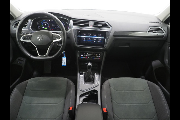 Volkswagen Tiguan 1.4 TSI eHybrid Elegance | Panoramadak | Trekhaak | Dodehoek | Adaptive Cruise | Virtual | Matrix | Carplay