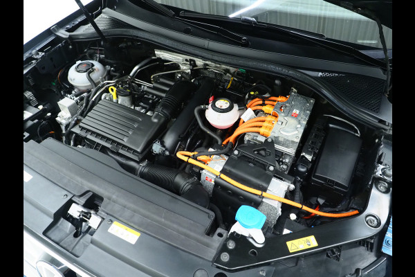 Volkswagen Tiguan 1.4 TSI eHybrid Elegance | Panoramadak | Trekhaak | Dodehoek | Adaptive Cruise | Virtual | Matrix | Carplay