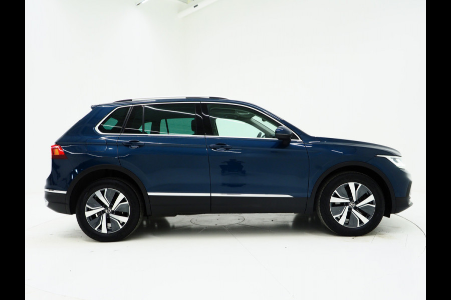 Volkswagen Tiguan 1.4 TSI eHybrid Elegance | Panoramadak | Trekhaak | Dodehoek | Adaptive Cruise | Virtual | Matrix | Carplay
