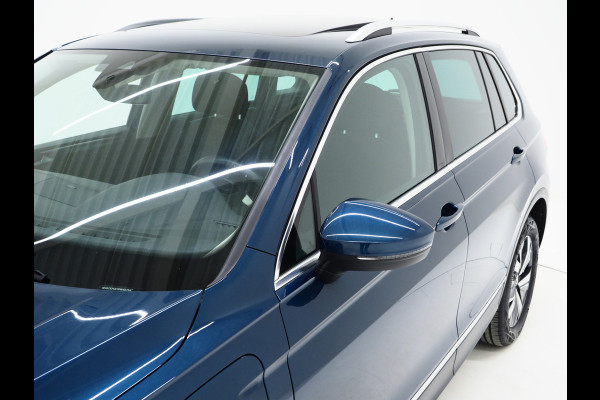 Volkswagen Tiguan 1.4 TSI eHybrid Elegance | Panoramadak | Trekhaak | Dodehoek | Adaptive Cruise | Virtual | Matrix | Carplay
