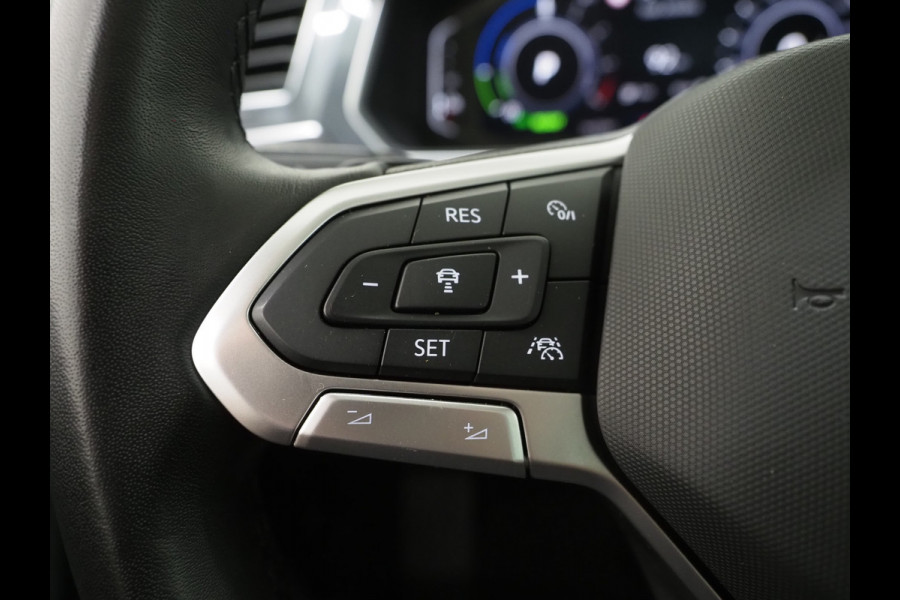 Volkswagen Tiguan 1.4 TSI eHybrid Elegance | Panoramadak | Trekhaak | Dodehoek | Adaptive Cruise | Virtual | Matrix | Carplay