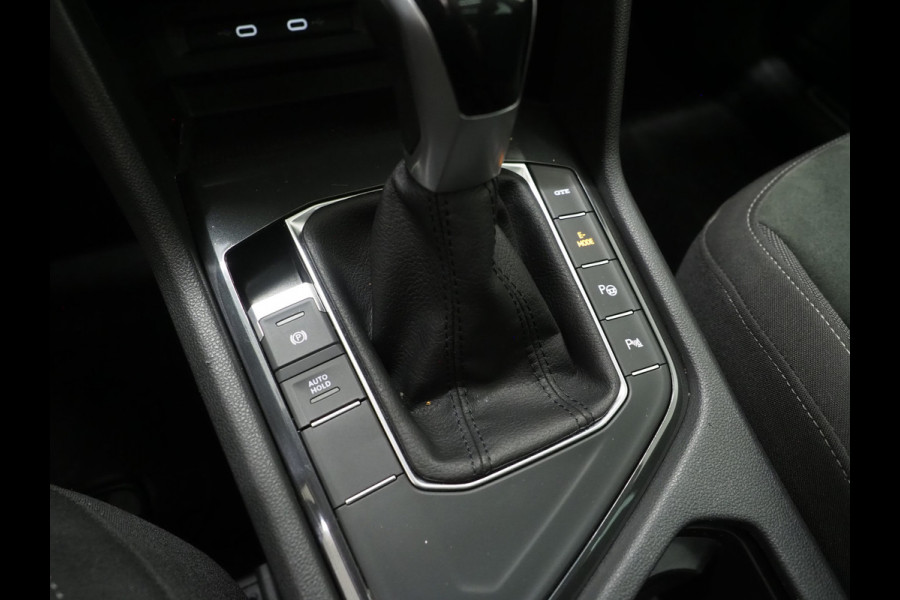 Volkswagen Tiguan 1.4 TSI eHybrid Elegance | Panoramadak | Trekhaak | Dodehoek | Adaptive Cruise | Virtual | Matrix | Carplay