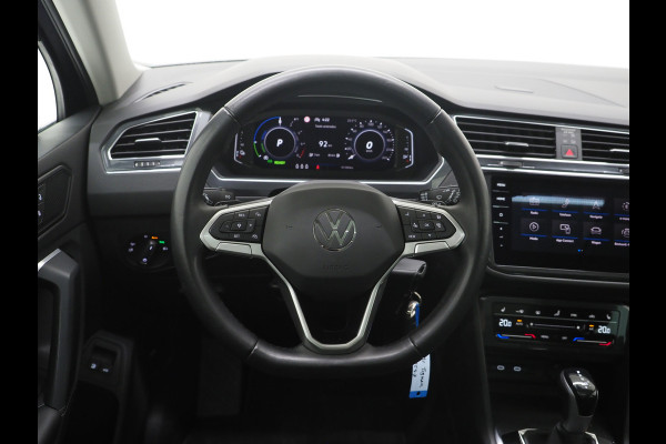 Volkswagen Tiguan 1.4 TSI eHybrid Elegance | Panoramadak | Trekhaak | Dodehoek | Adaptive Cruise | Virtual | Matrix | Carplay