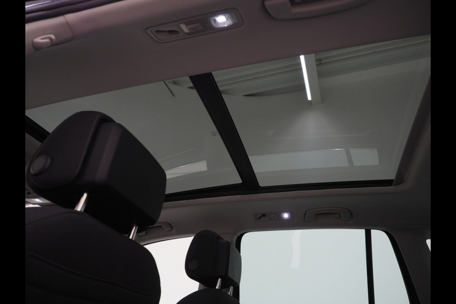 Volkswagen Tiguan 1.4 TSI eHybrid Elegance | Panoramadak | Trekhaak | Dodehoek | Adaptive Cruise | Virtual | Matrix | Carplay
