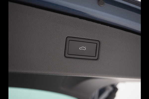 Volkswagen Tiguan 1.4 TSI eHybrid Elegance | Panoramadak | Trekhaak | Dodehoek | Adaptive Cruise | Virtual | Matrix | Carplay