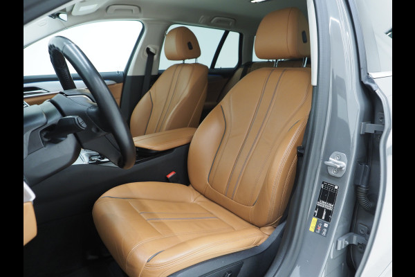 BMW 5 Serie Touring 520e | Leder | HUD | Adaptive Cruise | 360 | Dodehoek | Sfeerlicht | Stoelverwarming