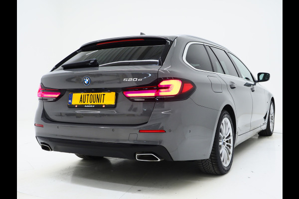 BMW 5 Serie Touring 520e | Leder | HUD | Adaptive Cruise | 360 | Dodehoek | Sfeerlicht | Stoelverwarming
