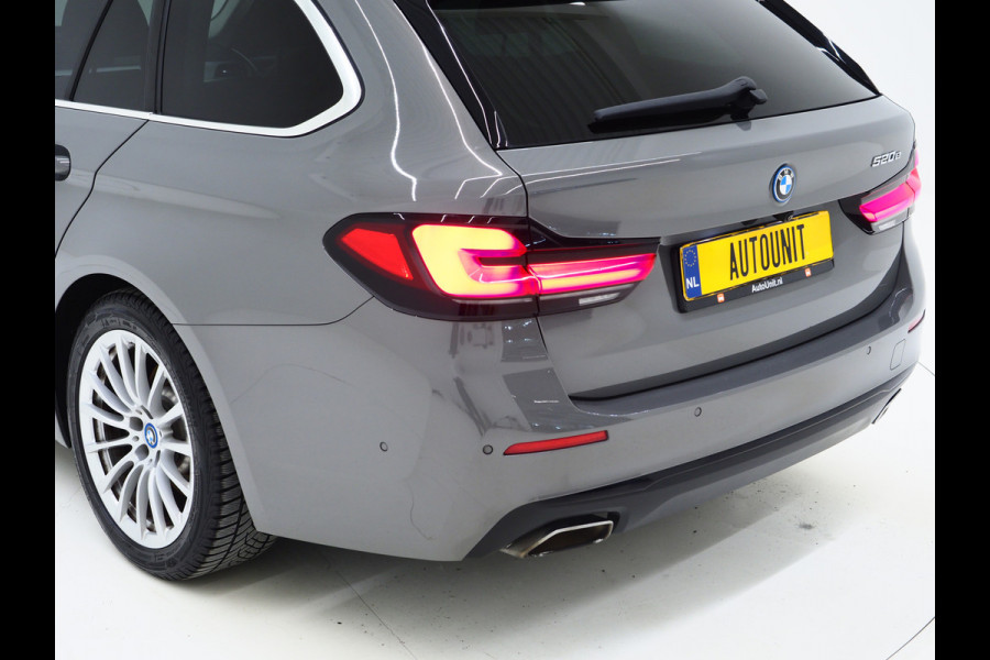 BMW 5 Serie Touring 520e | Leder | HUD | Adaptive Cruise | 360 | Dodehoek | Sfeerlicht | Stoelverwarming