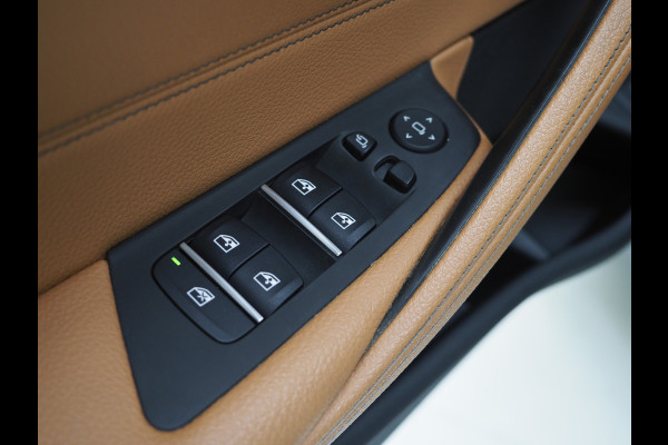 BMW 5 Serie Touring 520e | Leder | HUD | Adaptive Cruise | 360 | Dodehoek | Sfeerlicht | Stoelverwarming