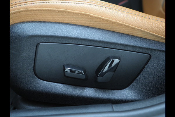 BMW 5 Serie Touring 520e | Leder | HUD | Adaptive Cruise | 360 | Dodehoek | Sfeerlicht | Stoelverwarming