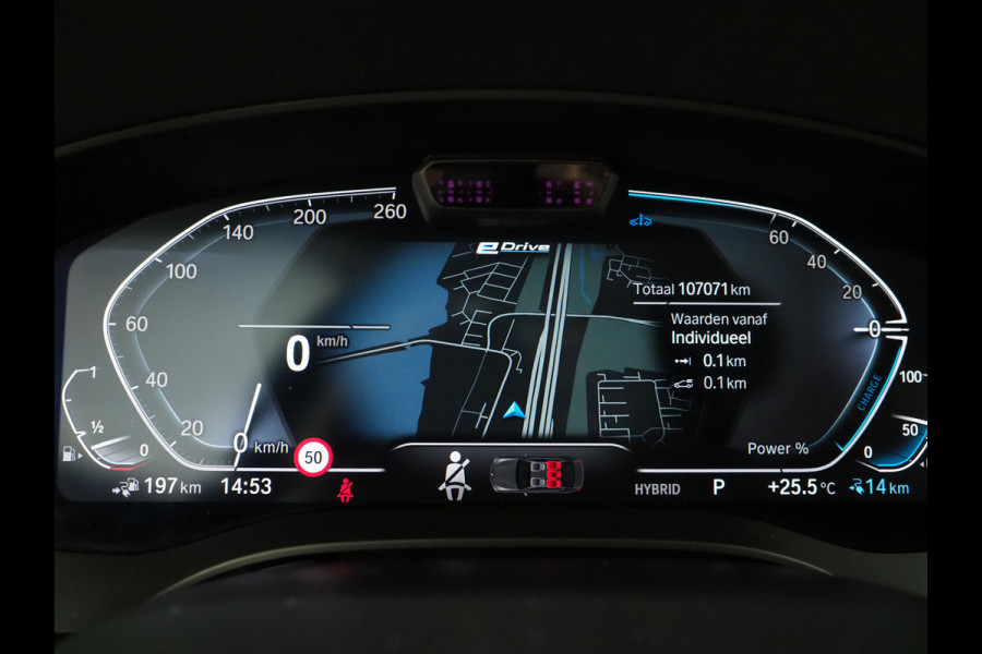 BMW 5 Serie Touring 520e | Leder | HUD | Adaptive Cruise | 360 | Dodehoek | Sfeerlicht | Stoelverwarming
