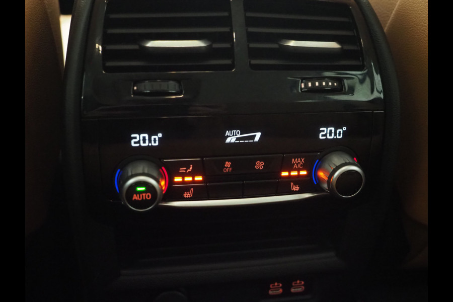 BMW 5 Serie Touring 520e | Leder | HUD | Adaptive Cruise | 360 | Dodehoek | Sfeerlicht | Stoelverwarming