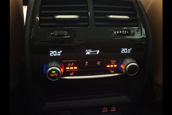 BMW 5 Serie Touring 520e | Leder | HUD | Adaptive Cruise | 360 | Dodehoek | Sfeerlicht | Stoelverwarming