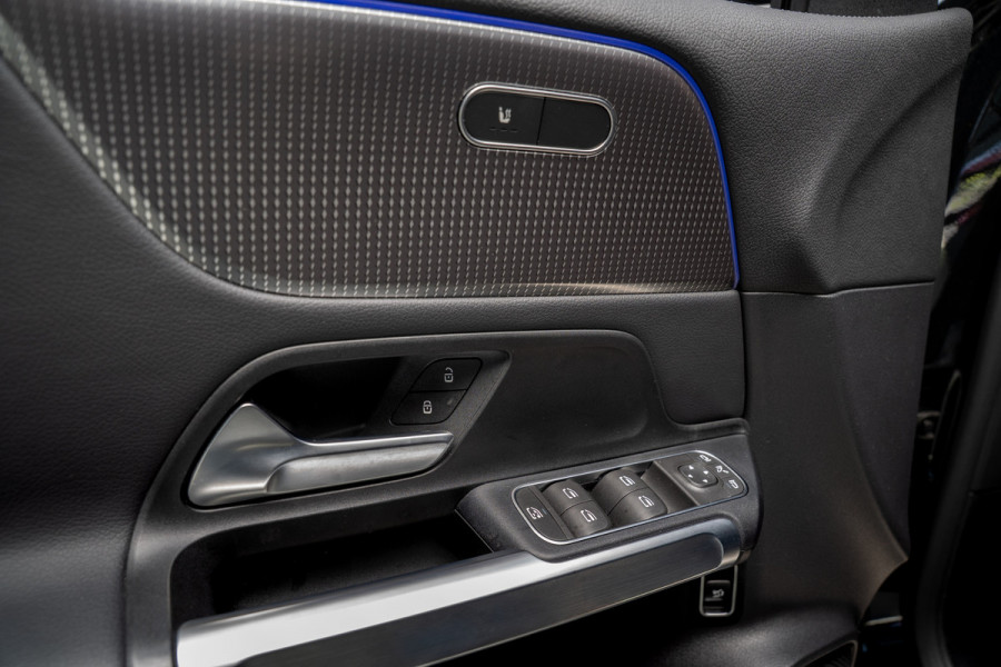 Mercedes-Benz EQB 250 Navi Leer 360° Camera Stoelverwarming PTS LM velgen Zwarte binnenhemel Elektr. bedienbare achterklep BTW auto!  SOH: 96,4%