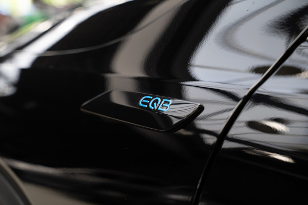 Mercedes-Benz EQB 250 Navi Leer 360° Camera Stoelverwarming PTS LM velgen Zwarte binnenhemel Elektr. bedienbare achterklep BTW auto!  SOH: 96,4%