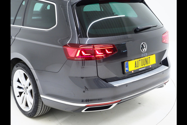 Volkswagen Passat Variant 1.4 TSI PHEV GTE | Panoramadak | Leder/Alcantara | Trekhaak | Massage | 360 | Sfeerlicht | Keyless