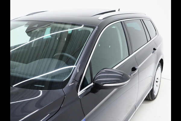 Volkswagen Passat Variant 1.4 TSI PHEV GTE | Panoramadak | Leder/Alcantara | Trekhaak | Massage | 360 | Sfeerlicht | Keyless