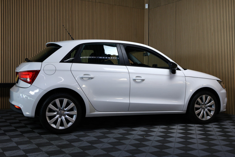 Audi A1 Sportback 1.0 TFSI Advance AVM AIRCO PDC LM VELGEN 2018 NAVI