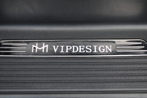 Mercedes-Benz V-Klasse 300d / XXL / AMG / 4-Matic / VIP 8-Persoons / Luchtvering / TV / Burmester / 360 Camera / Vol Opties / NIEUWSTAAT