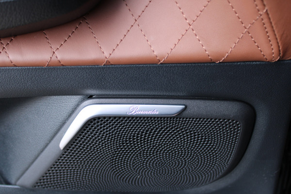 Mercedes-Benz V-Klasse 300d / XXL / AMG / 4-Matic / VIP 8-Persoons / Luchtvering / TV / Burmester / 360 Camera / Vol Opties / NIEUWSTAAT