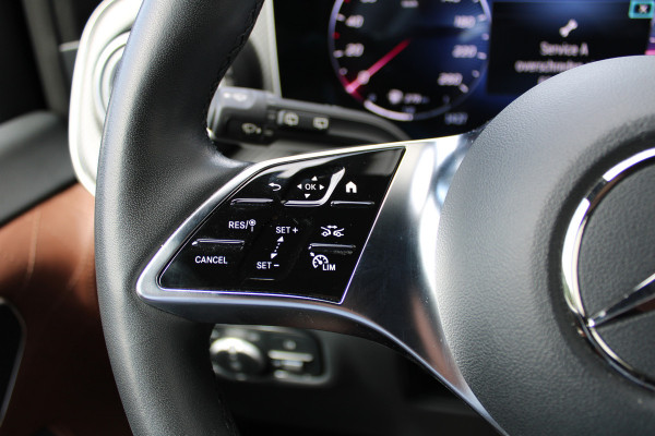 Mercedes-Benz V-Klasse 300d / XXL / AMG / 4-Matic / VIP 8-Persoons / Luchtvering / TV / Burmester / 360 Camera / Vol Opties / NIEUWSTAAT