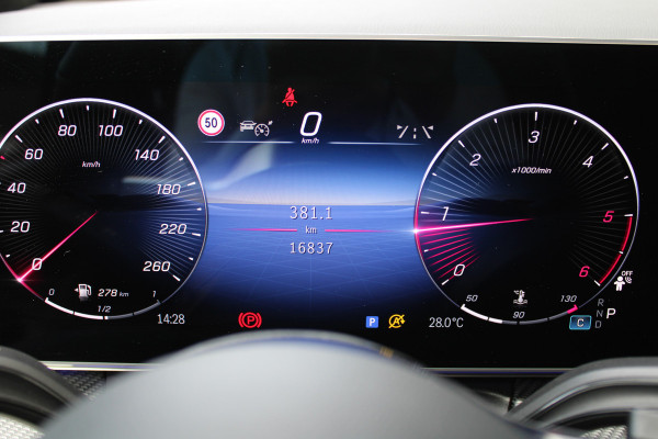 Mercedes-Benz V-Klasse 300d / XXL / AMG / 4-Matic / VIP 8-Persoons / Luchtvering / TV / Burmester / 360 Camera / Vol Opties / NIEUWSTAAT