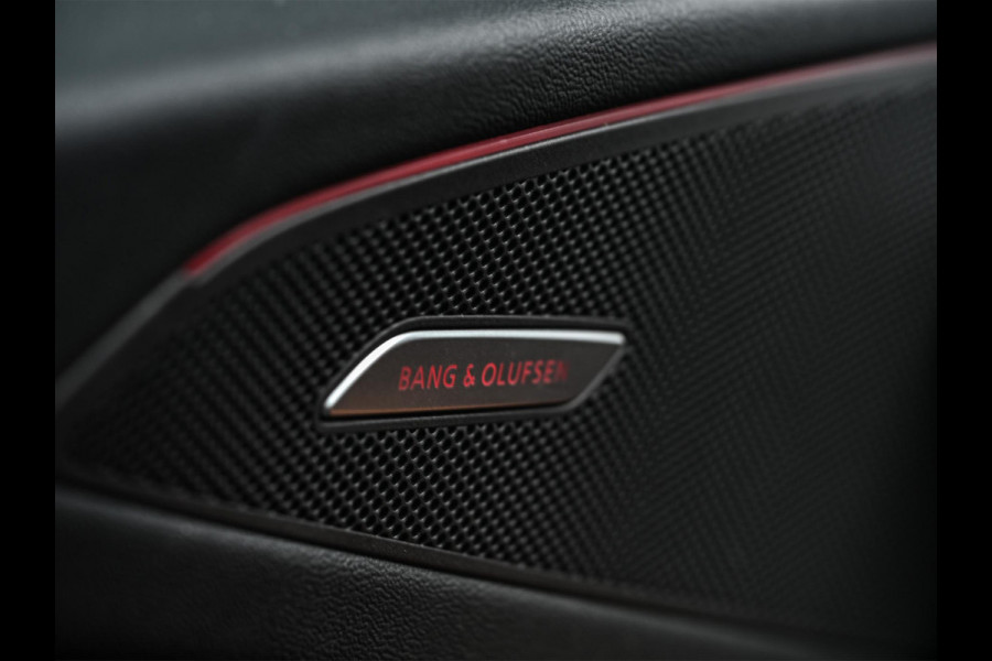 Audi Q6 e-tron Launch edition 83 kWh | Panoramadak | 360 Camera | B&O | HUD | Luchtvering | Ambiance Interieur | Stuur- Stoelverwarming | Memory Seats |