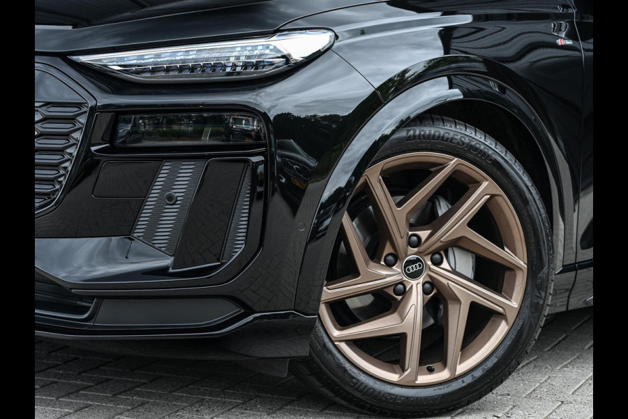 Audi Q6 e-tron Launch edition 83 kWh | Panoramadak | 360 Camera | B&O | HUD | Luchtvering | Ambiance Interieur | Stuur- Stoelverwarming | Memory Seats |