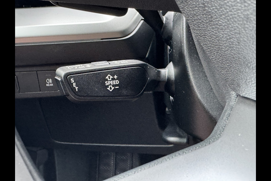 Audi Q4 e-tron 35 Launch edition 55 kWh SOH 91% Navi Carplay Leder Stoelverw All-Season banden PDC V+A Clima