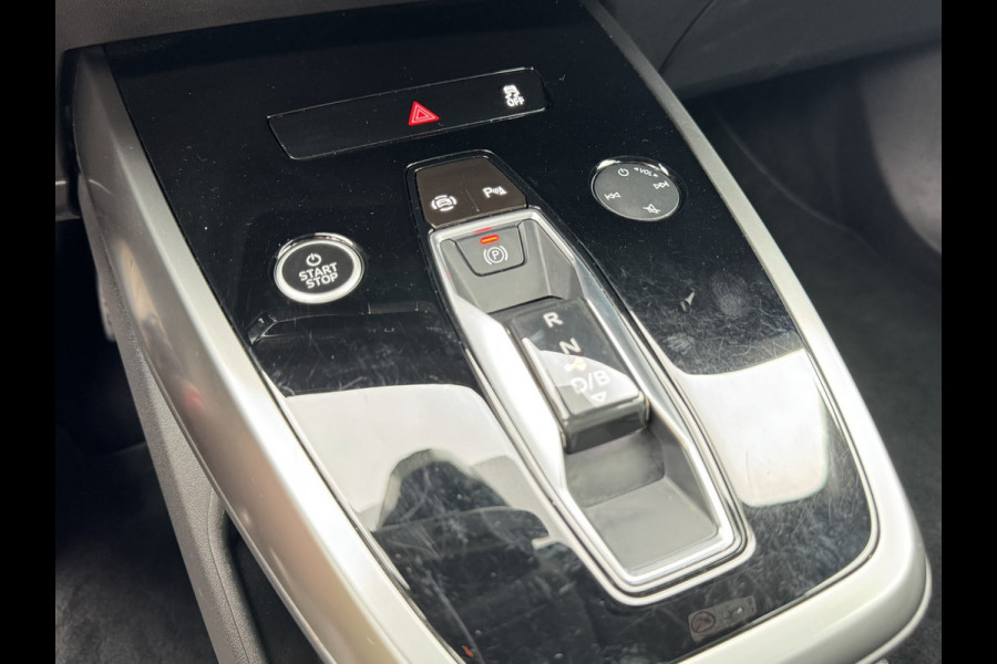 Audi Q4 e-tron 35 Launch edition 55 kWh SOH 91% Navi Carplay Leder Stoelverw All-Season banden PDC V+A Clima