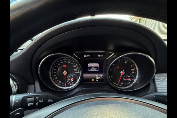 Mercedes-Benz GLA 180 URBAN Sport - AUTOMAAT I Panorama dak I Navigatie I Airco I Sport pakket I PDC I Dealer onderhouden