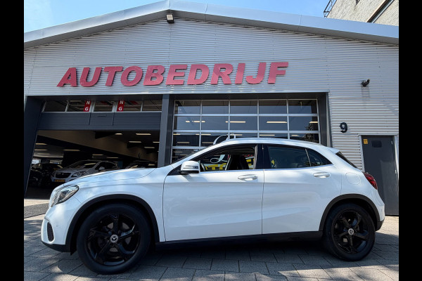 Mercedes-Benz GLA 180 URBAN Sport - AUTOMAAT I Panorama dak I Navigatie I Airco I Sport pakket I PDC I Dealer onderhouden