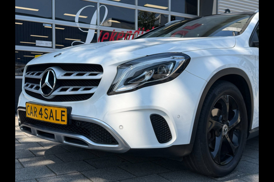 Mercedes-Benz GLA 180 URBAN Sport - AUTOMAAT I Panorama dak I Navigatie I Airco I Sport pakket I PDC I Dealer onderhouden