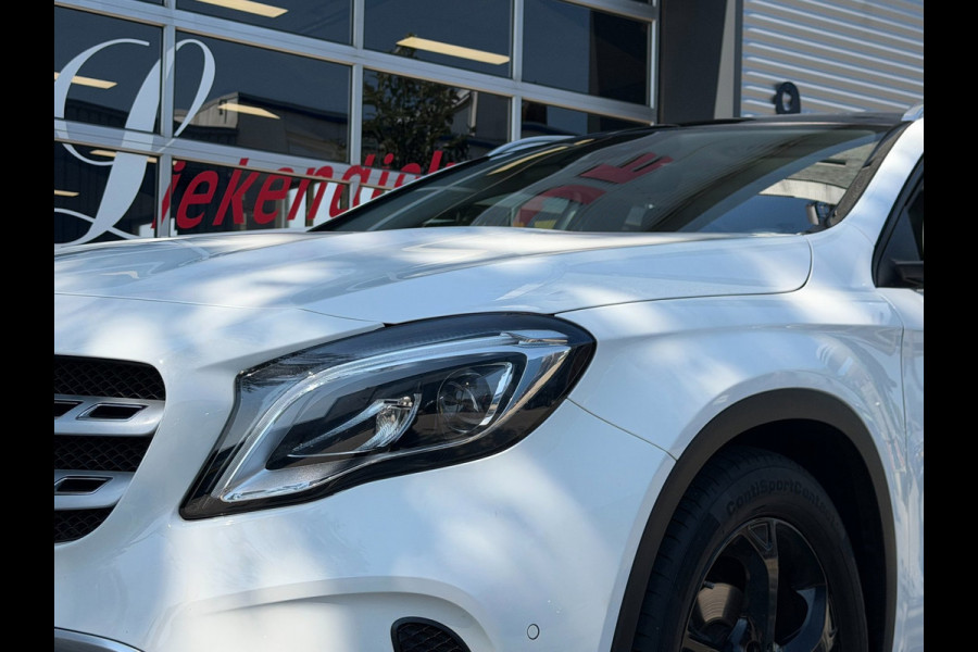 Mercedes-Benz GLA 180 URBAN Sport - AUTOMAAT I Panorama dak I Navigatie I Airco I Sport pakket I PDC I Dealer onderhouden
