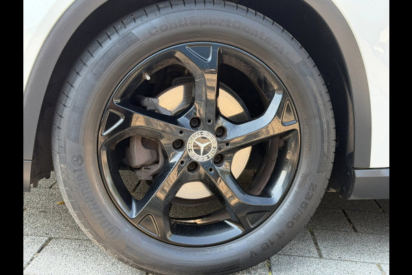 Mercedes-Benz GLA 180 URBAN Sport - AUTOMAAT I Panorama dak I Navigatie I Airco I Sport pakket I PDC I Dealer onderhouden