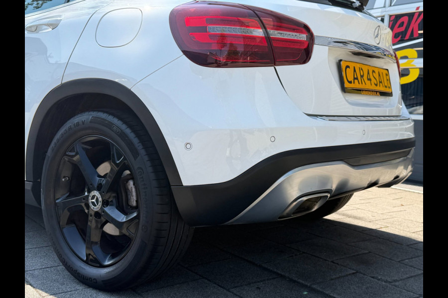 Mercedes-Benz GLA 180 URBAN Sport - AUTOMAAT I Panorama dak I Navigatie I Airco I Sport pakket I PDC I Dealer onderhouden