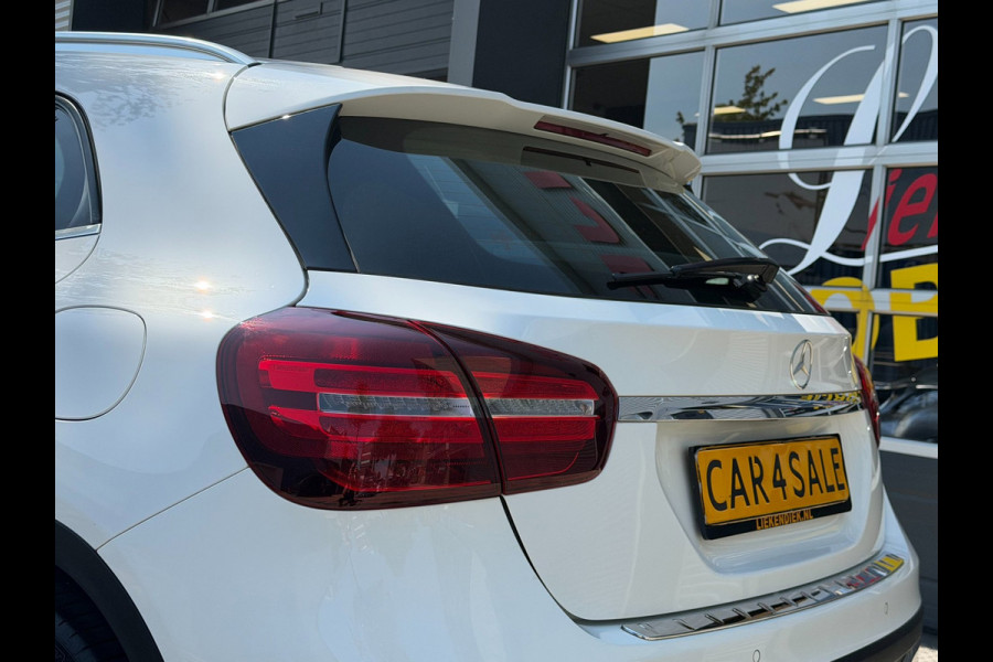 Mercedes-Benz GLA 180 URBAN Sport - AUTOMAAT I Panorama dak I Navigatie I Airco I Sport pakket I PDC I Dealer onderhouden