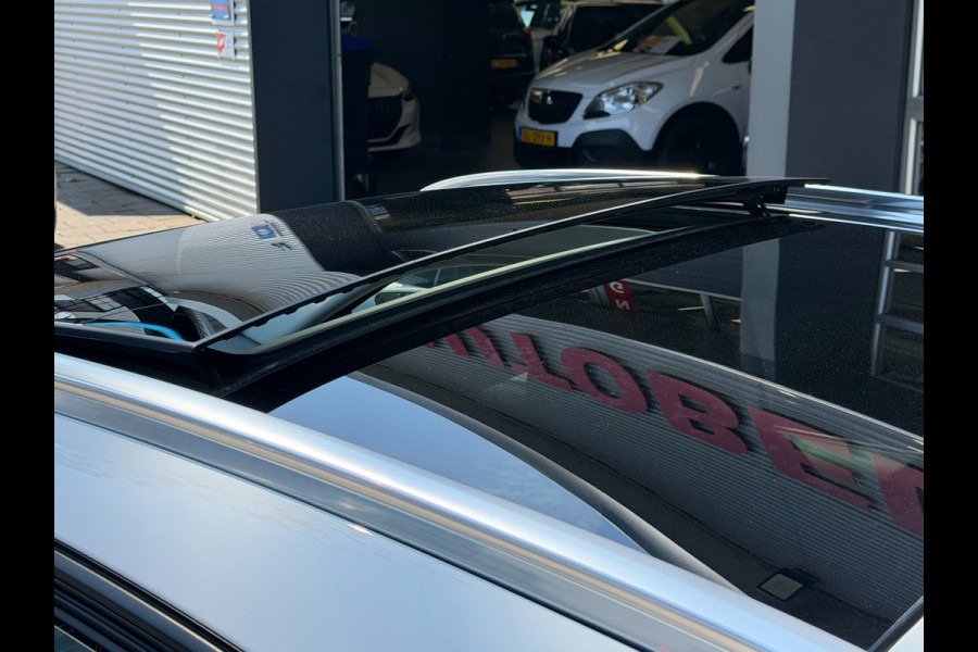 Mercedes-Benz GLA 180 URBAN Sport - AUTOMAAT I Panorama dak I Navigatie I Airco I Sport pakket I PDC I Dealer onderhouden