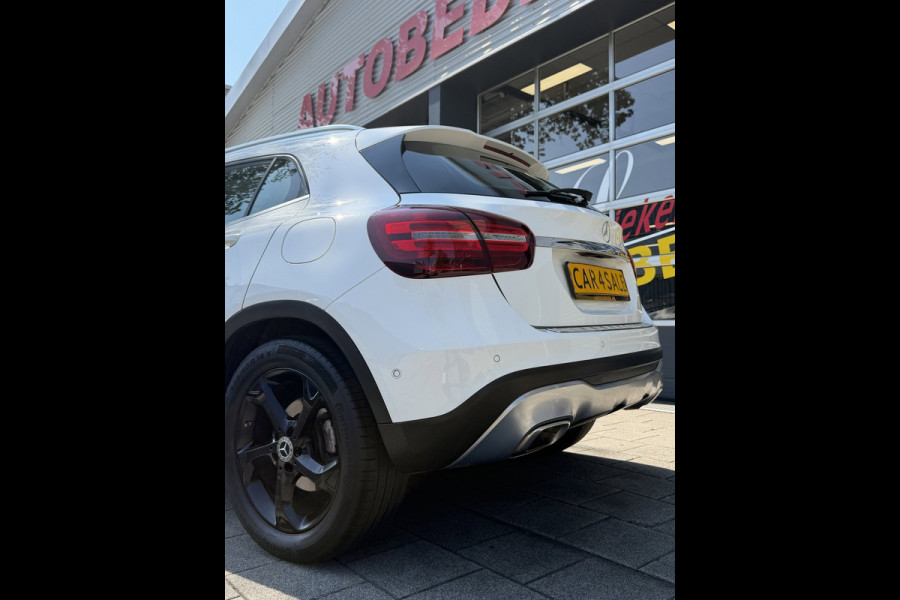 Mercedes-Benz GLA 180 URBAN Sport - AUTOMAAT I Panorama dak I Navigatie I Airco I Sport pakket I PDC I Dealer onderhouden