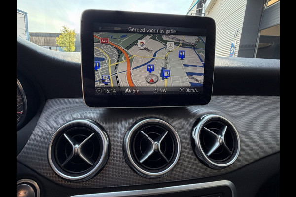 Mercedes-Benz GLA 180 URBAN Sport - AUTOMAAT I Panorama dak I Navigatie I Airco I Sport pakket I PDC I Dealer onderhouden