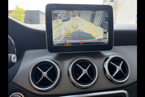 Mercedes-Benz GLA 180 URBAN Sport - AUTOMAAT I Panorama dak I Navigatie I Airco I Sport pakket I PDC I Dealer onderhouden
