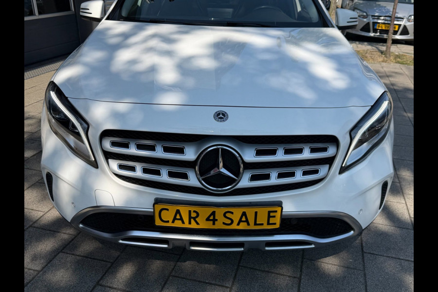 Mercedes-Benz GLA 180 URBAN Sport - AUTOMAAT I Panorama dak I Navigatie I Airco I Sport pakket I PDC I Dealer onderhouden
