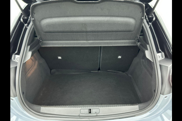 Opel Corsa 1.2 Turbo 136pk Hybrid GS Automaat Navigatie Apple Carplay/ Android Auto Camera Parkeersensoren Cruise Control Stoel- en stuurverwarming Airco Lichtmetalen velgen Getinte ramen