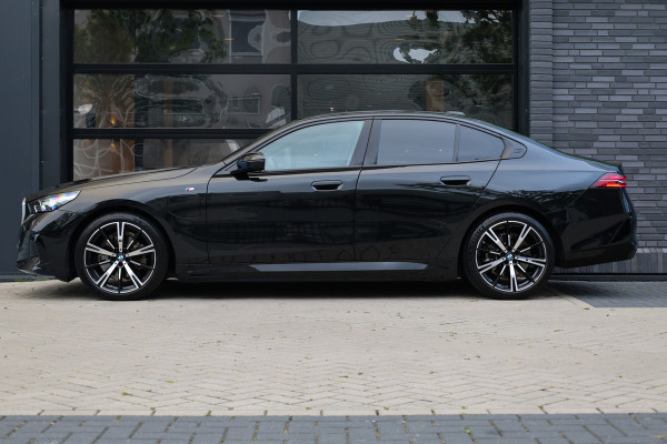 BMW 5 Serie 530e M-SPORT | BTW | PANO | STOELKOELING | MEMORY | H/K | STUURVERW | KEYLESS |