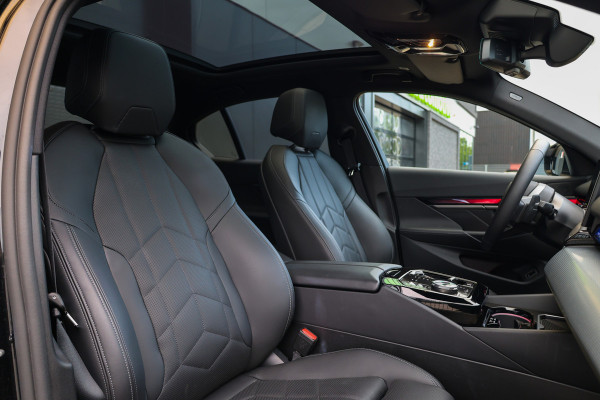 BMW 5 Serie 530e M-SPORT | BTW | PANO | STOELKOELING | MEMORY | H/K | STUURVERW | KEYLESS |