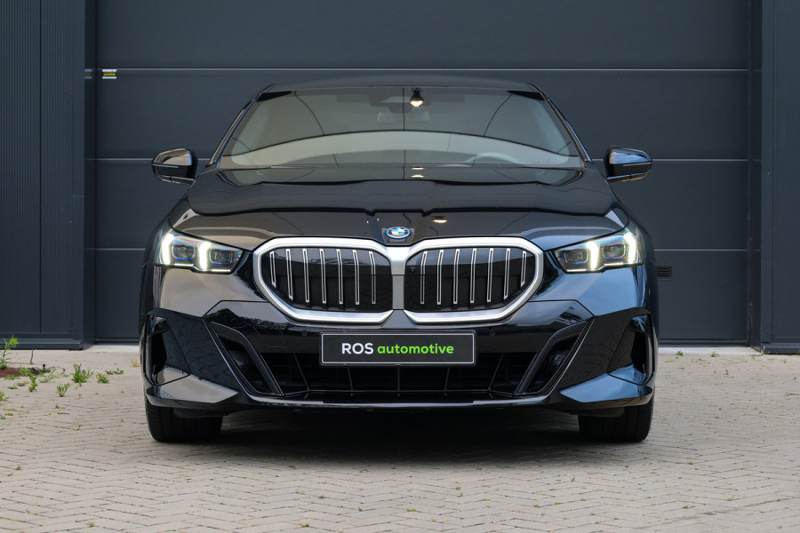 BMW 5 Serie 530e M-SPORT | BTW | PANO | STOELKOELING | MEMORY | H/K | STUURVERW | KEYLESS |
