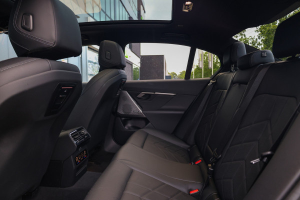 BMW 5 Serie 530e M-SPORT | BTW | PANO | STOELKOELING | MEMORY | H/K | STUURVERW | KEYLESS |